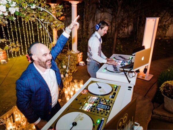 Multiple Dj's for parties