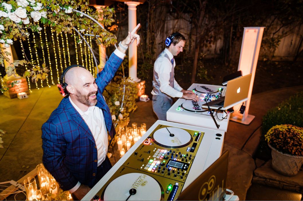 Multiple Dj's for parties