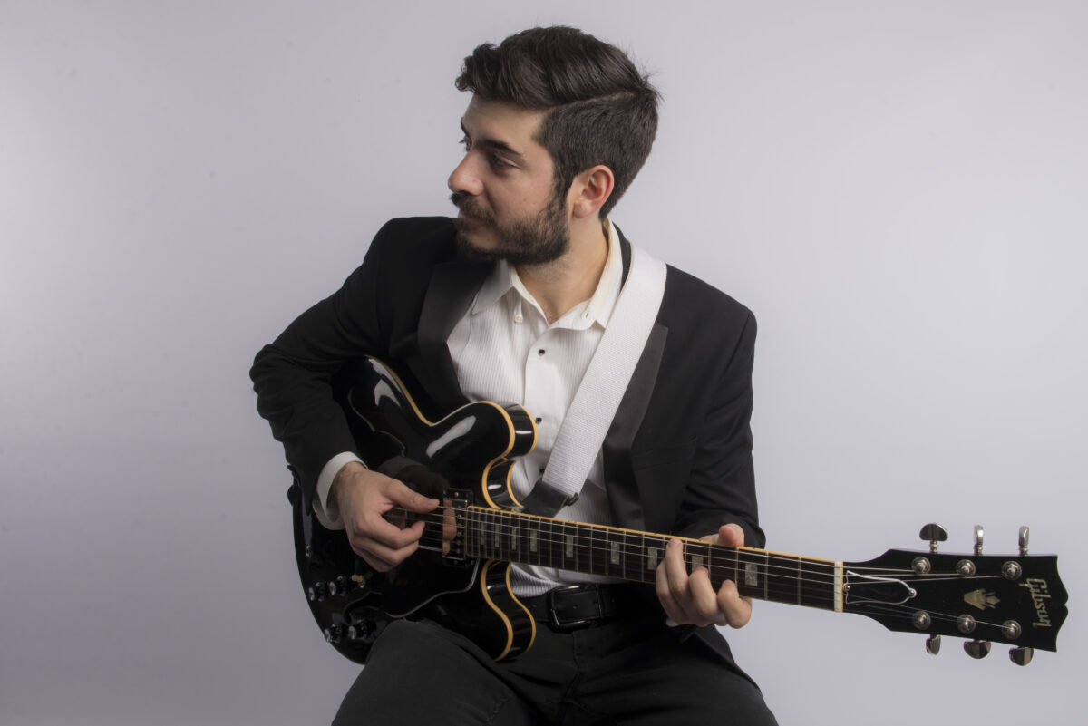 Solo Guitar Players
