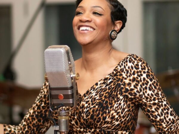 Mina Brett Jazz Singer